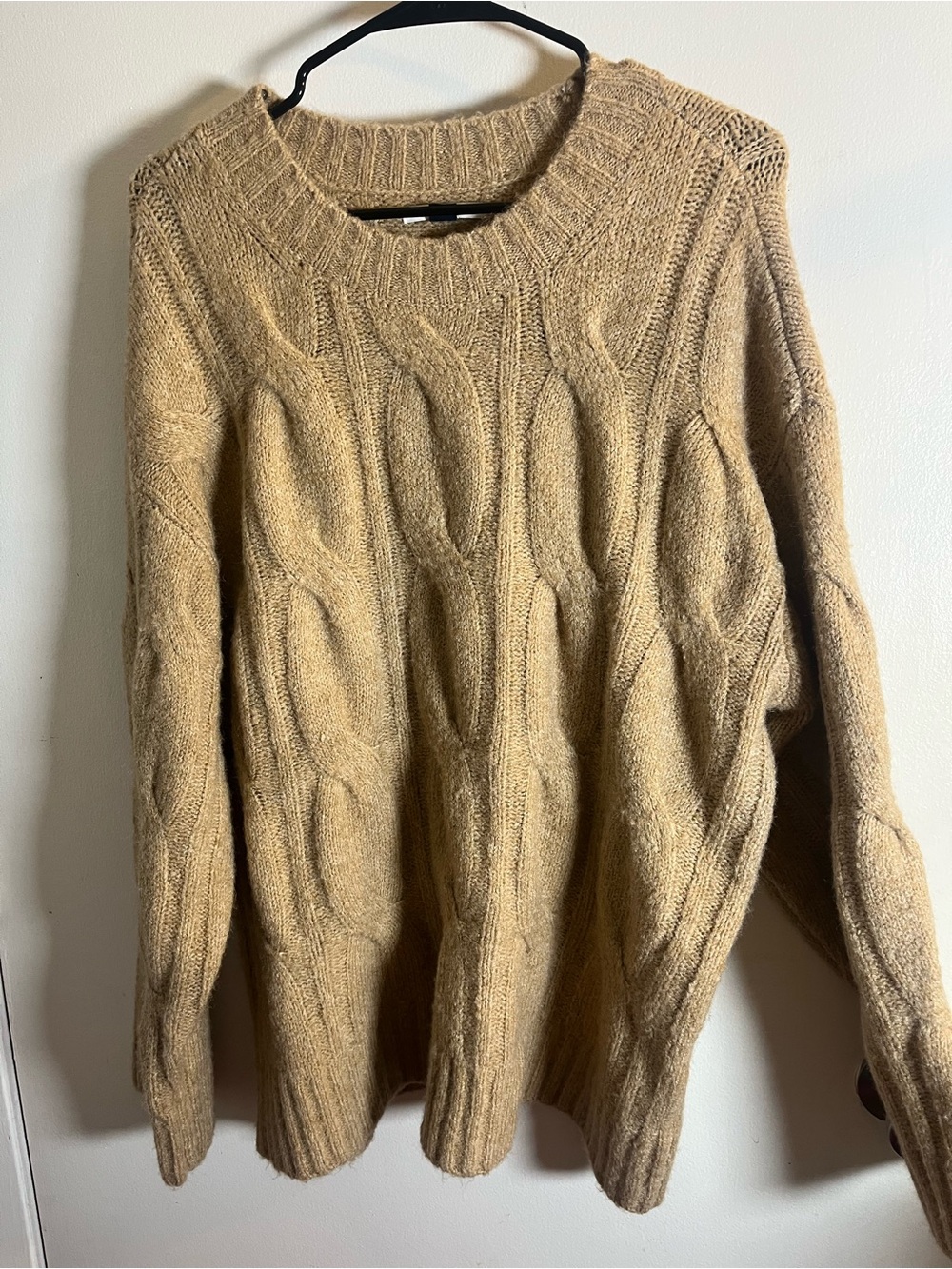 American Eagle Women’s Medium Tan Cable Knit Sweater Chunky Cozy Pullover